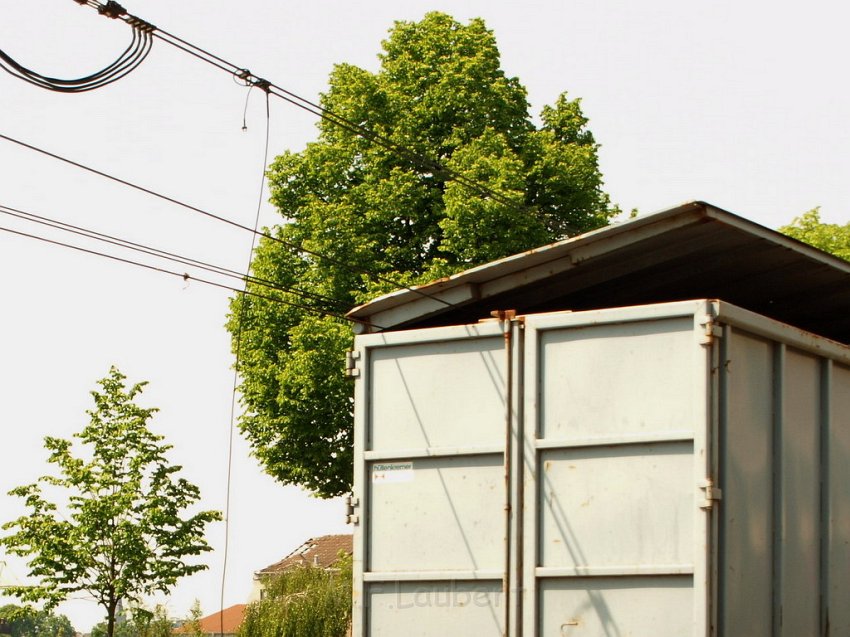 LKW riss Oberleitung ab Koeln Deutz Am Schnellert Siegburgerstr P017.JPG